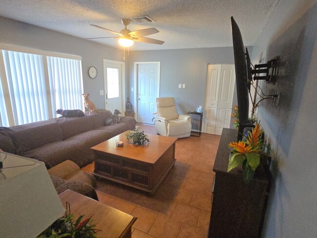 Photo - 6948 Duncansby Ave N (Saint Petersburg, FL) House