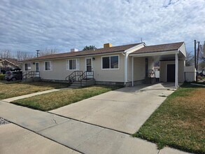 Building Photo - 213-215 S 600 W