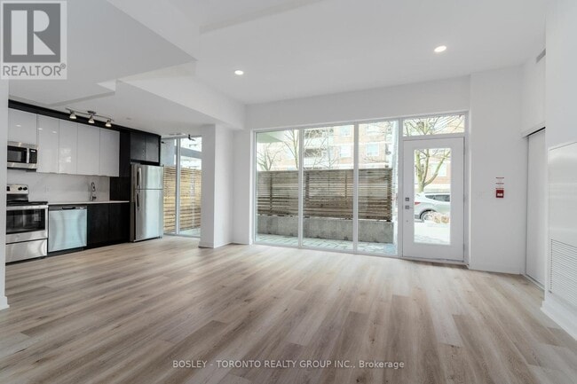 Building Photo - 3 Cardiff Rd