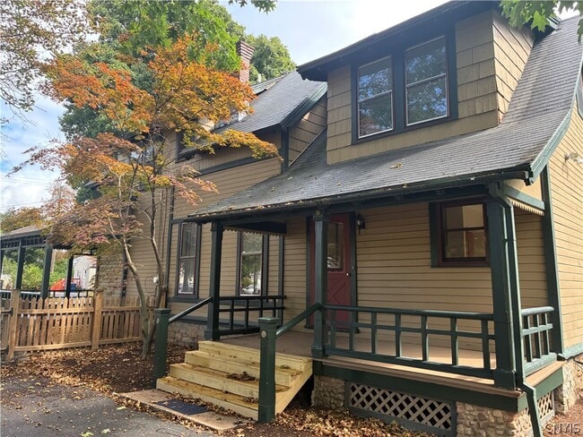 Building Photo - 960 Salt Springs Rd