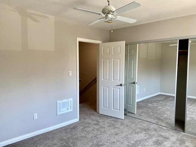 Building Photo - 9860 Dale Ave