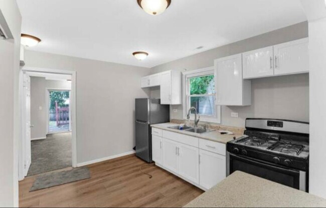 Building Photo - 2320 170th St