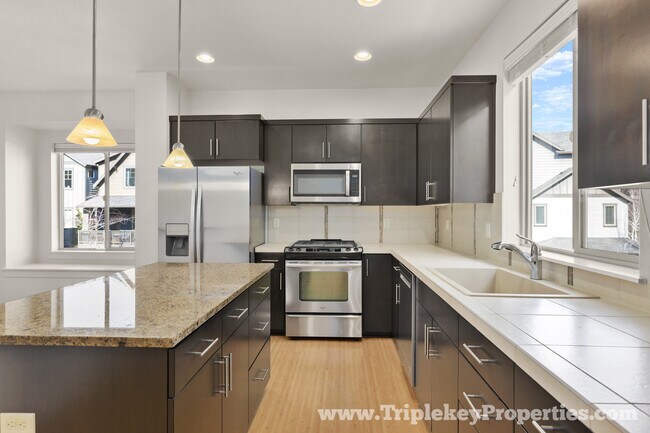 Building Photo - 14311 SW Burlwood Ln