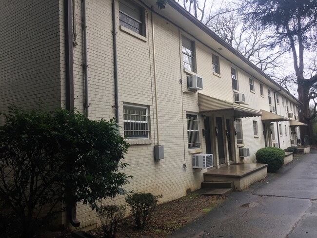 860 Monroe Dr - 860 Monroe Dr NE