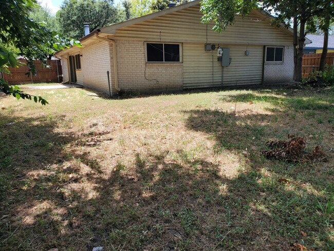 Foto del edificio - 3134 Edelweiss Dr