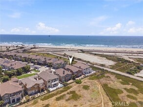 Building Photo - 5571 Ocean Terrace Dr