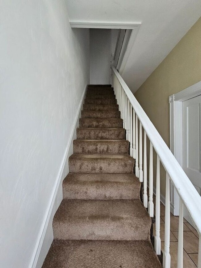 Building Photo - Cute Three Bedroom One and a Half Bath  Duplex in Historic Port Norfolk