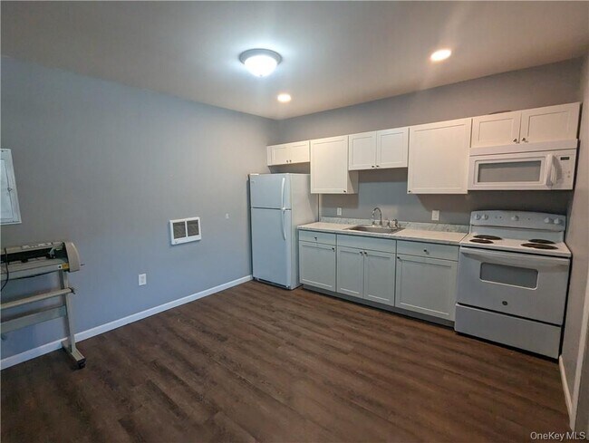Foto del edificio - 3144 US-9W