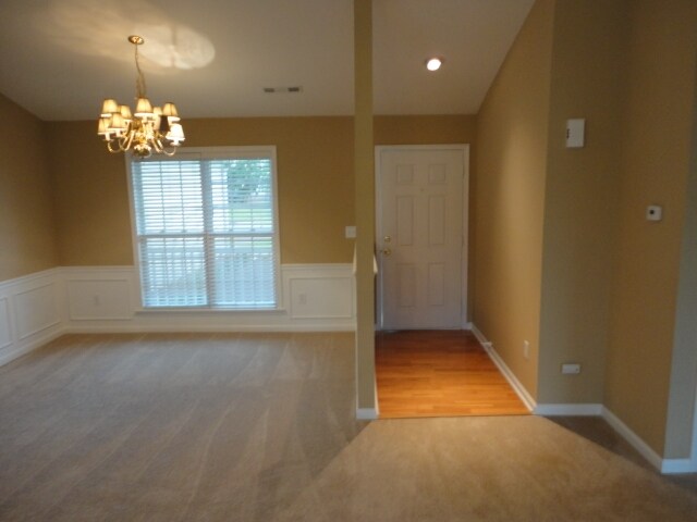 Building Photo - 214 Crestwood Ct