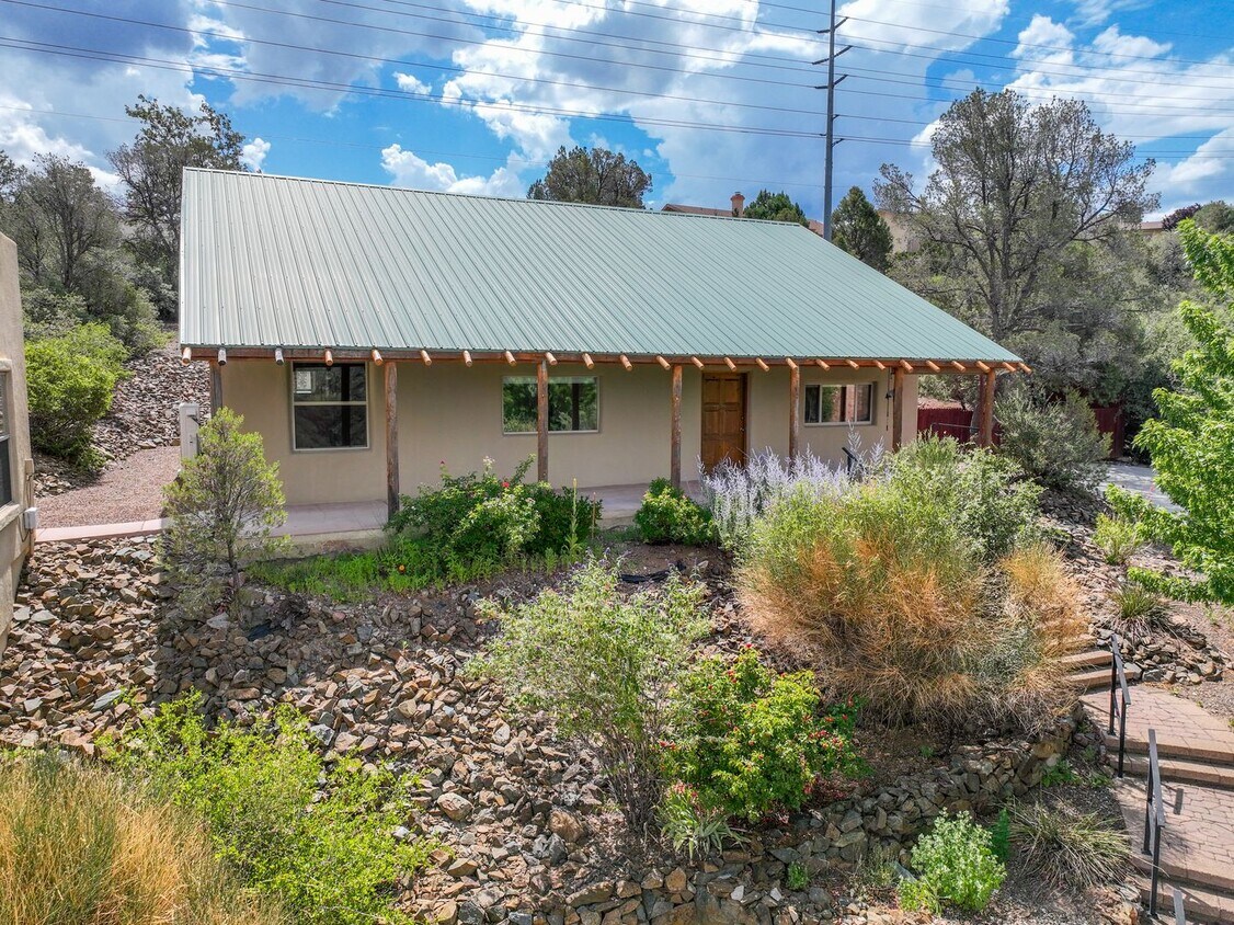 Primary Photo - 2 Bedroom plus Office in Main House & Stud...