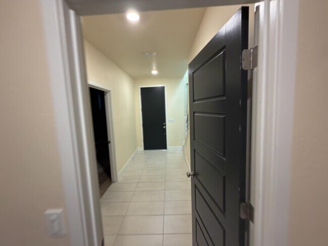 Foto del edificio - 2897 E Tamarind Dr