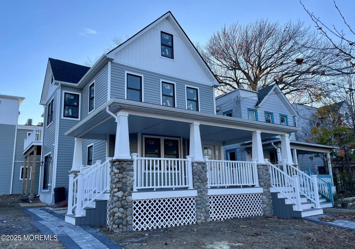 Primary Photo - 700 1st Ave