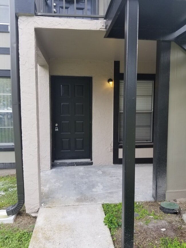 Photo - Conveniently located! Renovated 1 yr ago Apartment