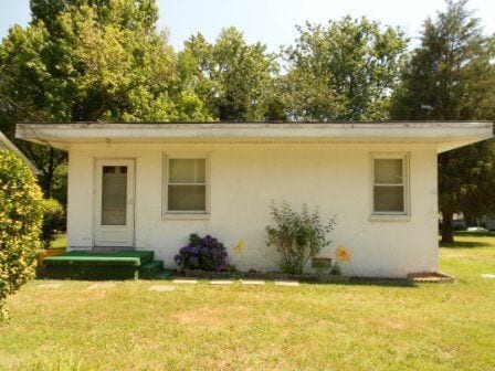 Building Photo - 1 Bedroom Duplex,  Lawn service included!