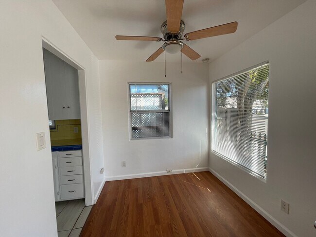 Building Photo - Voltaire Duplex