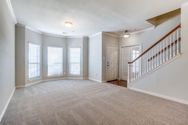 Building Photo - 575 S Virginia Hills Dr