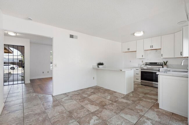 Building Photo - 10625 Amantha Ave