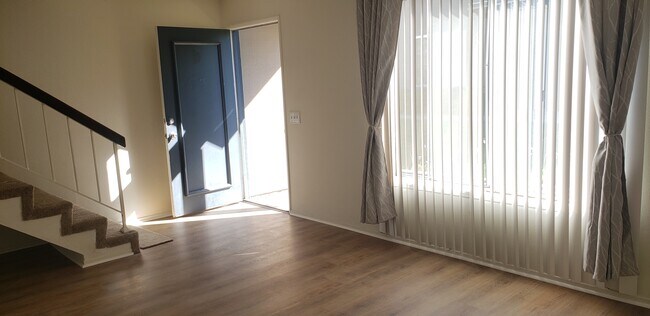 Photo - 725 Windwood Dr Townhome