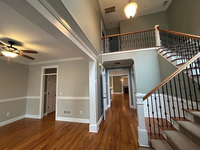 Building Photo - 140 Stayman Park