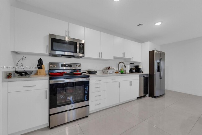 Building Photo - 26138 SW 146th Ct