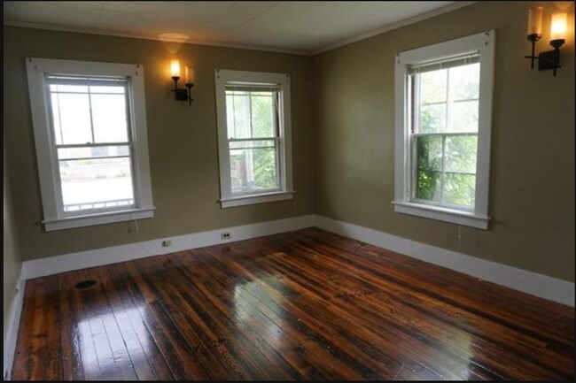 Building Photo - 249 Marlboro St