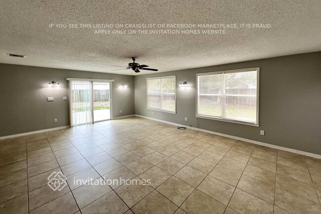 Building Photo - 514 NW Floresta Dr