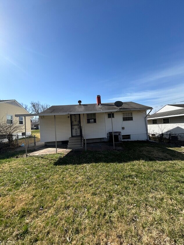 Foto principal - Beautiful 2 Bedroom & 1 Bathroom Bungalow ...