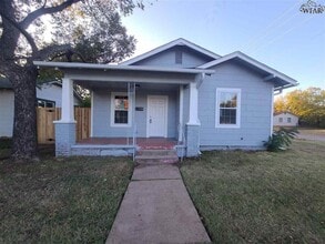 Building Photo - 2000 Fillmore St