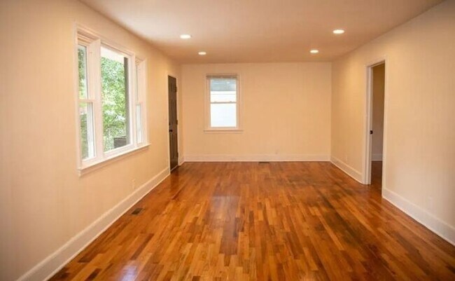 Foto del edificio - 1420 S Kilbourne Rd