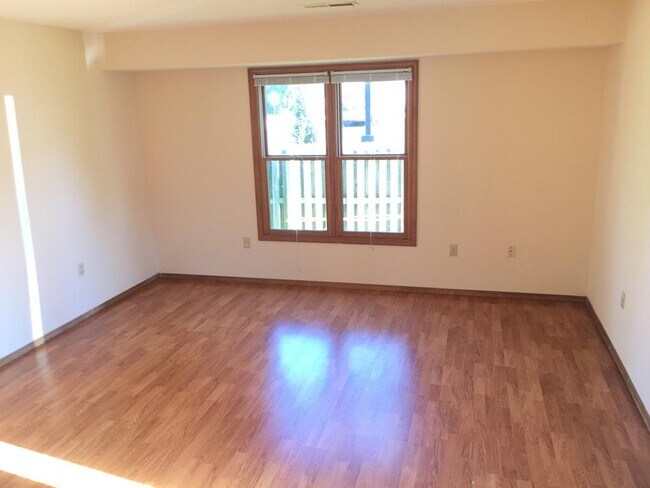 Building Photo - Sugar Wood