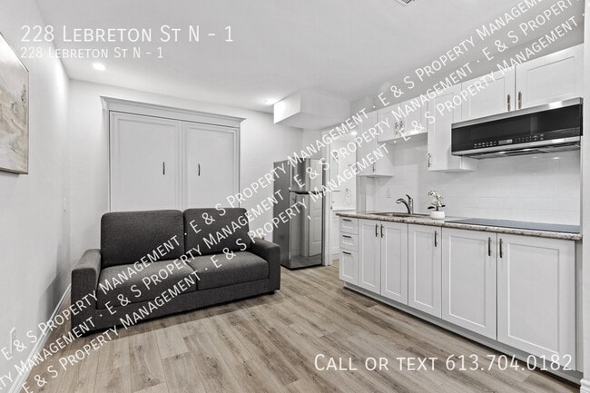 Building Photo - 228 Lebreton St N