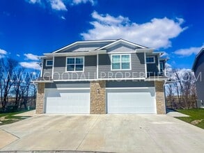 Building Photo - 15321 Goldenrod Dr