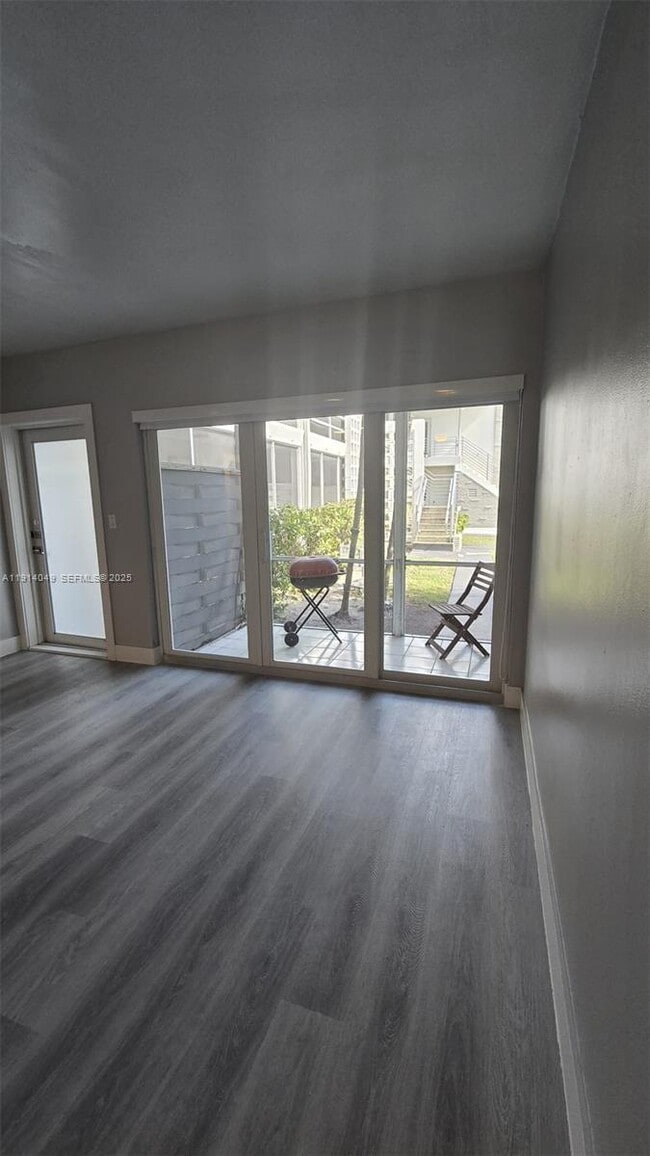 Building Photo - 9200 E Bay Harbor Dr