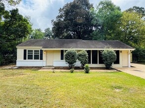 Building Photo - 4228 Hickory Dr