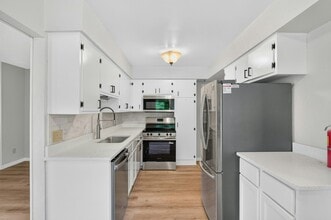 Building Photo - 1742 5th St