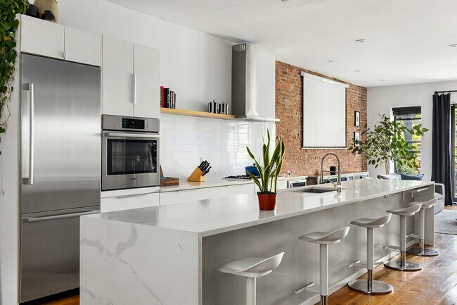 Foto del edificio - 367 Weirfield St
