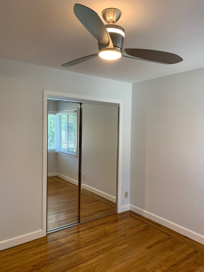 Foto del edificio - 647 Victor Way