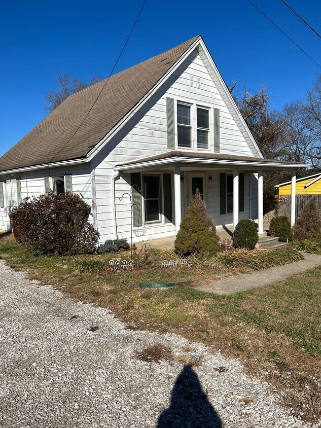 3446 Cummins Ferry Rd, Versailles, KY 40383 House Rental in