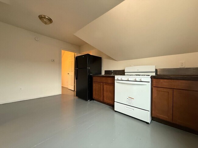 Foto del edificio - 1083/1087 Randolph Ave