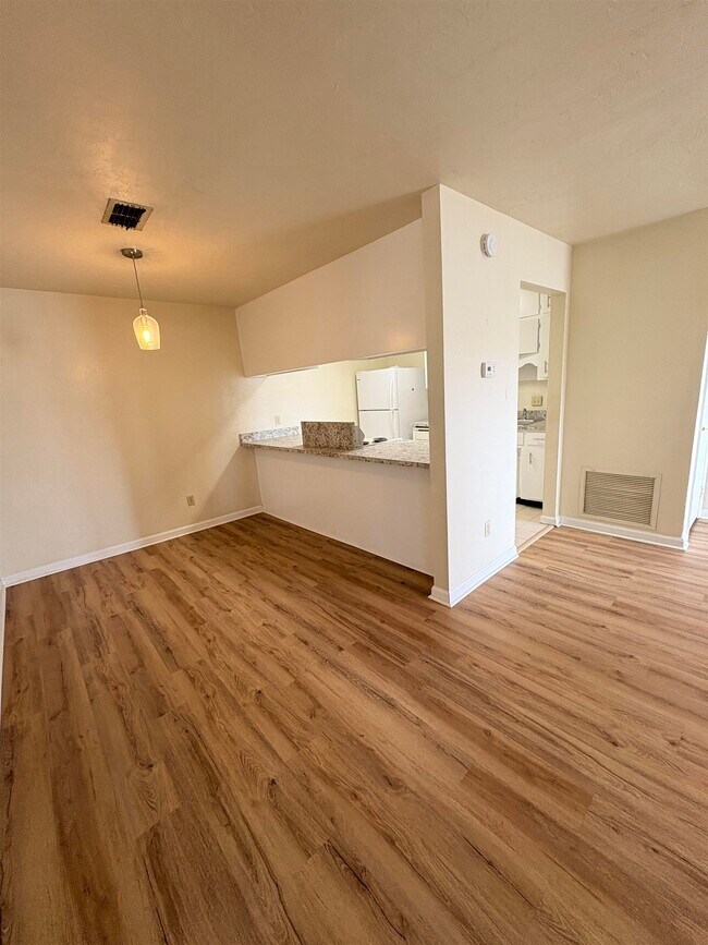 Foto del edificio - 3687 Donovan Dr