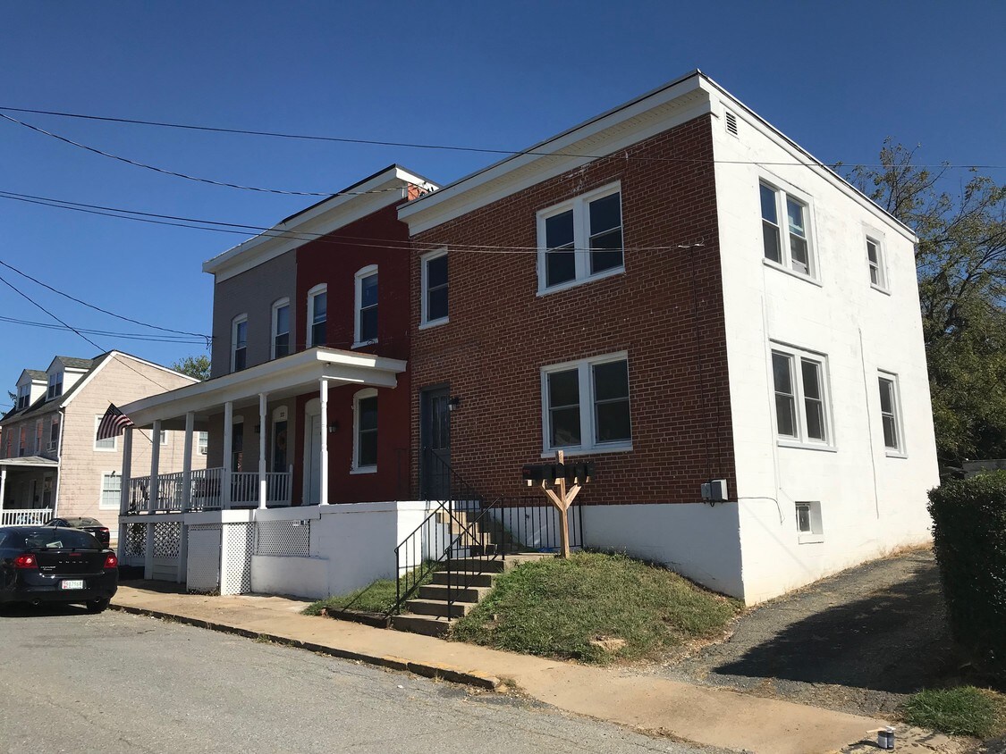 Primary Photo - 24 Hamilton Ave