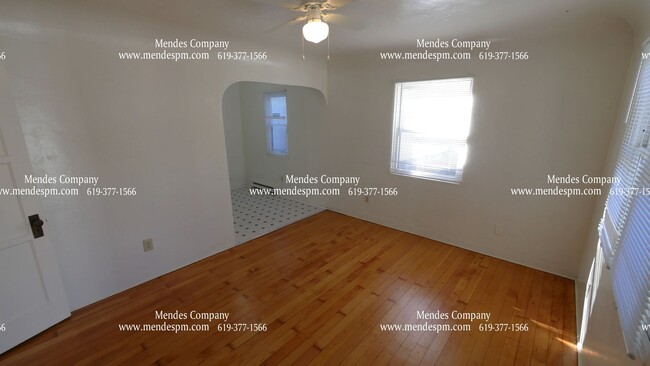 Foto del edificio - Spacious 1 bed/1 bth Updated Cottage Home ...