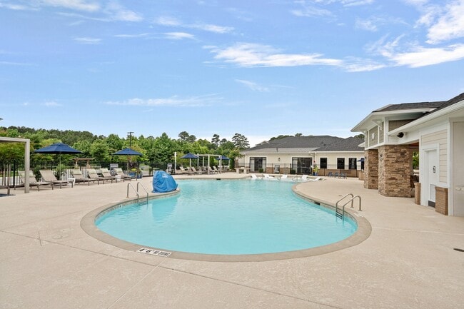Building Photo - Hawthorne at Holly Springs