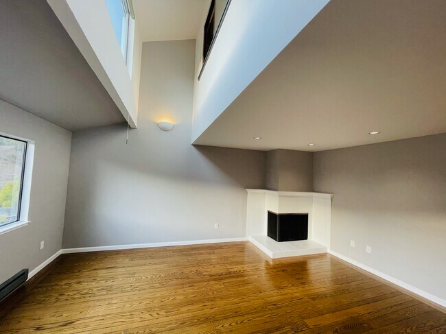 Building Photo - 87 Corte Mesa Dr