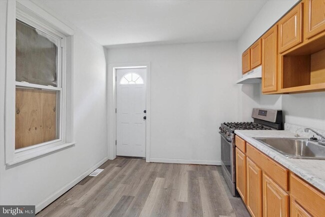 Building Photo - 2350 N Opal St