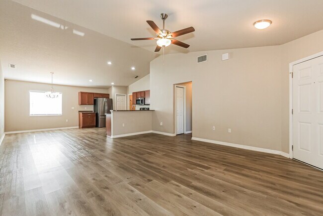 Foto del edificio - 34835 Redding Ln
