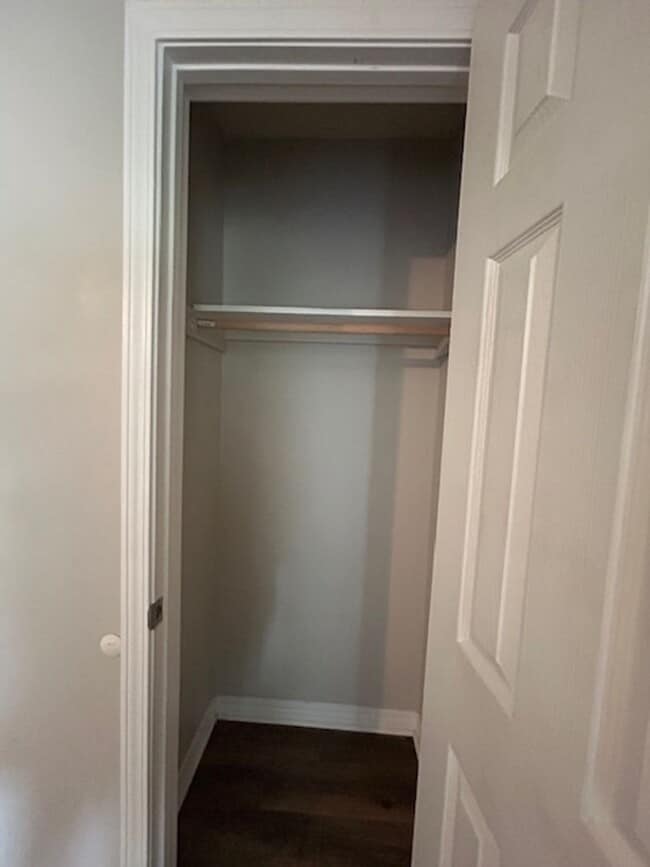 Building Photo - Landview Drive ABCD