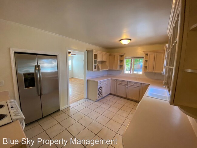 Foto del edificio - 4 br, 2 bath House - 137 Toledo St