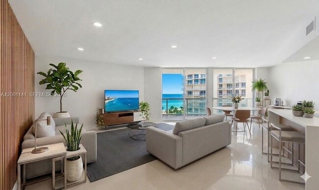 Building Photo - 16485 Collins Ave