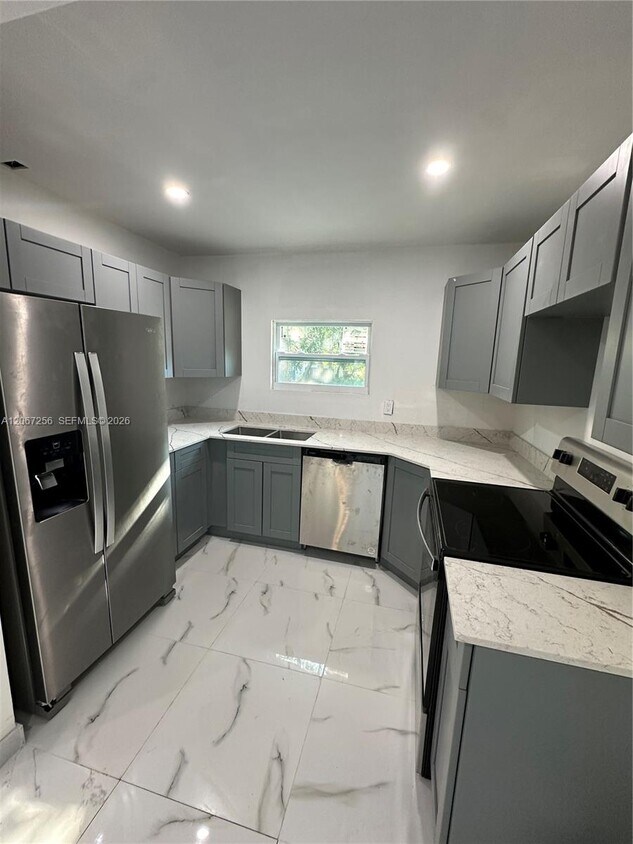 Foto del edificio - 8111 N 10th St